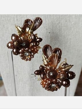 BeauJewels Beau Jewels Brown Faux Pearl Cluster Vintage Clip Earrings EUC